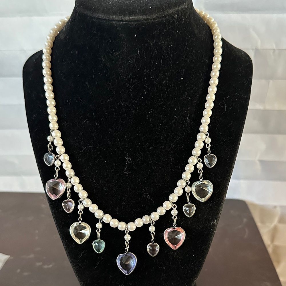 Elegant Faux Pearl Necklace with Heart Charms